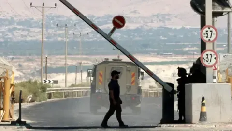 Two Individuals Shot in Attack Adjacent to Jordan-West Bank Checkpoint, IDF Confirms