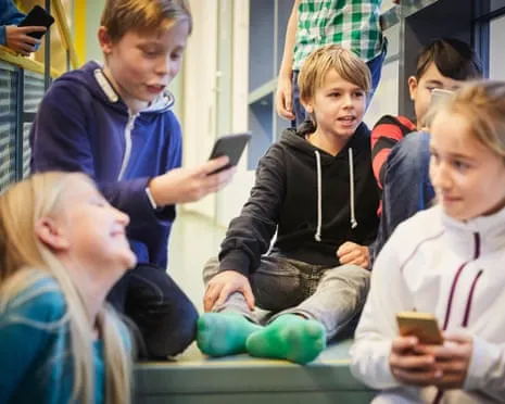 Sweden to Introduce Nationwide Smartphone Prohibition in Educational Institutions