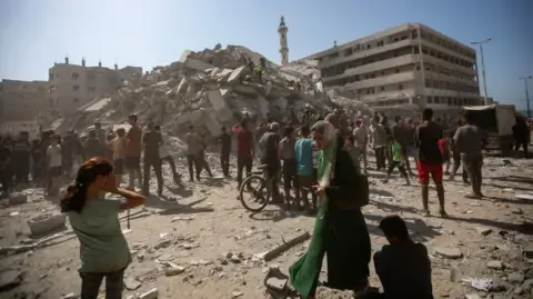 Heightened Military Offensive Persists in Gaza City